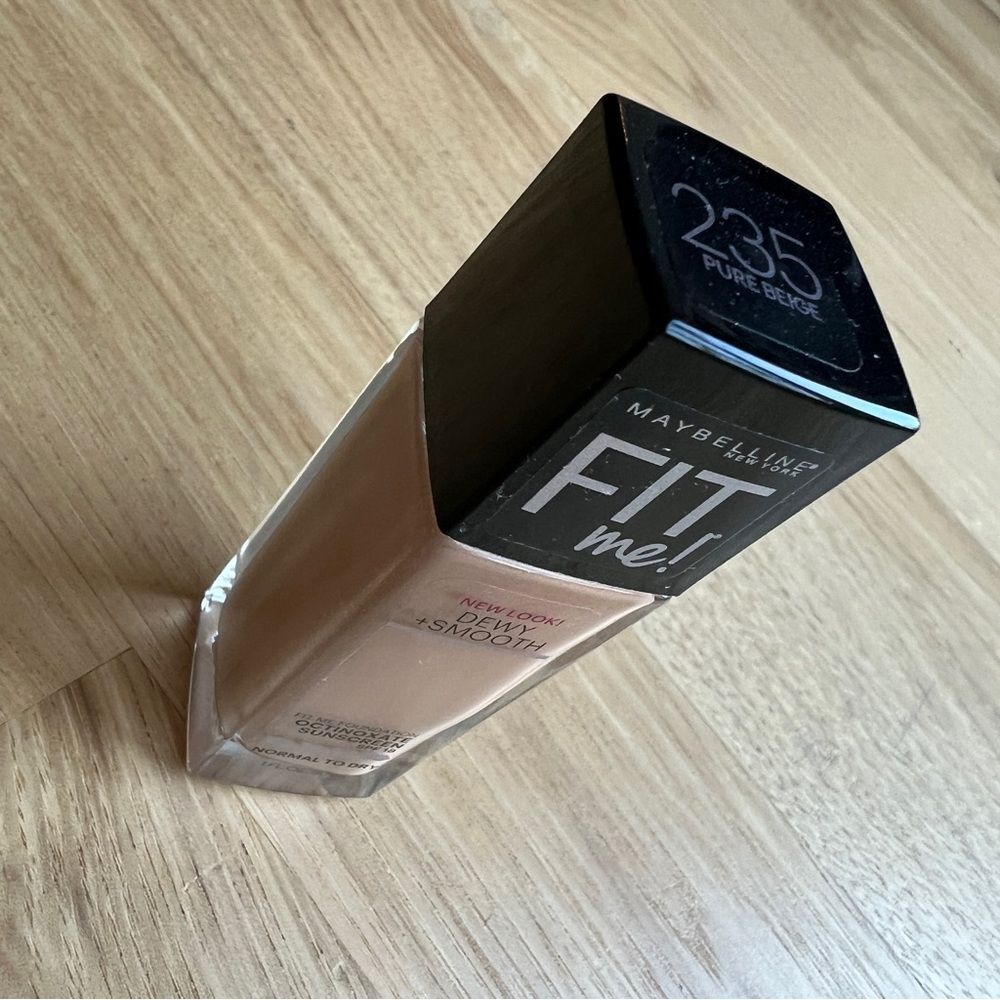 Maybelline Fit Me Dewy + Smooth Foundation SPF 18 # 235 Pure Beige